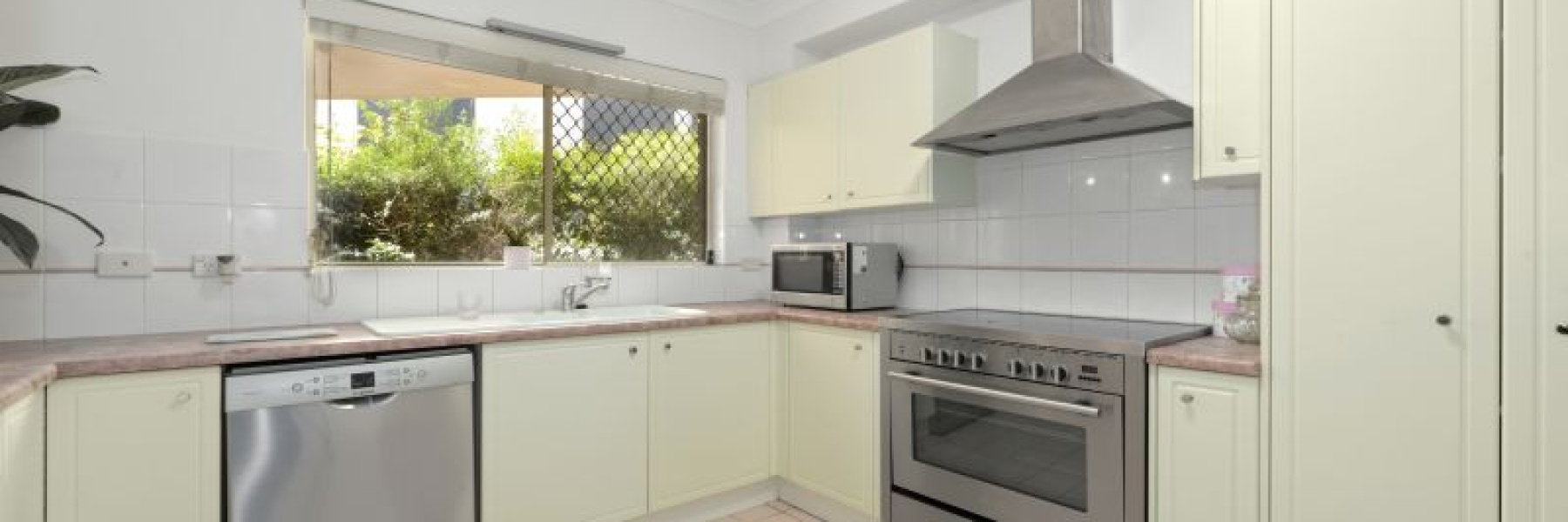 41925 Warburton Street, GYMEA, NSW 2227 Australia