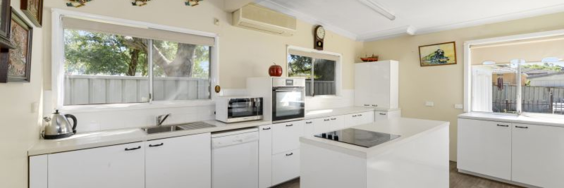 15 Jowyn Place, GYMEA, NSW 2227 Australia