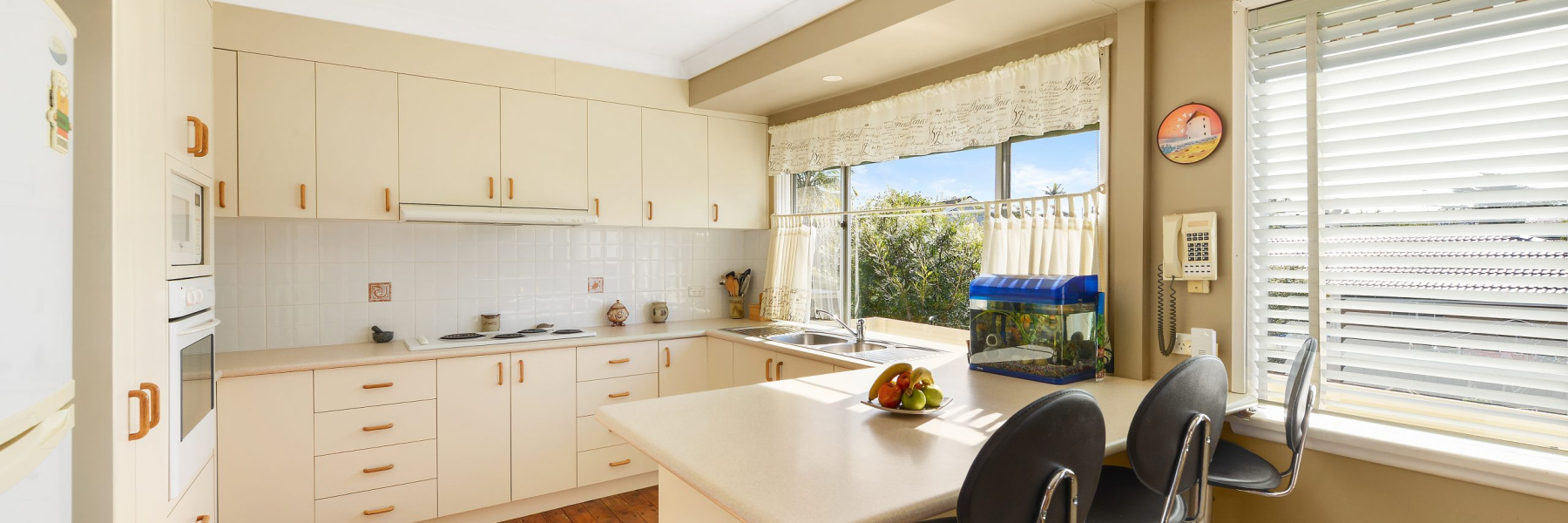 327 The Boulevarde, GYMEA, NSW 2227 AUS