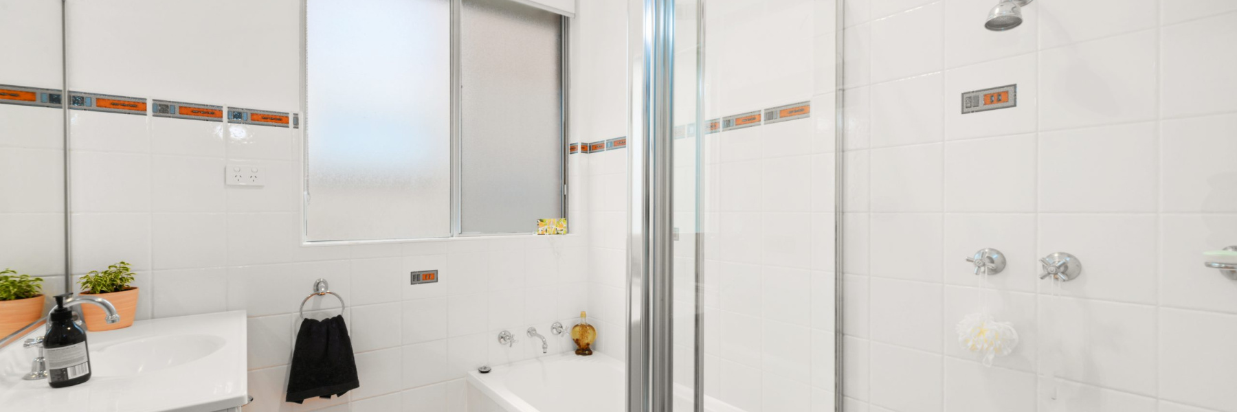 17 Bathurst Street, GYMEA, NSW 2227 AUS
