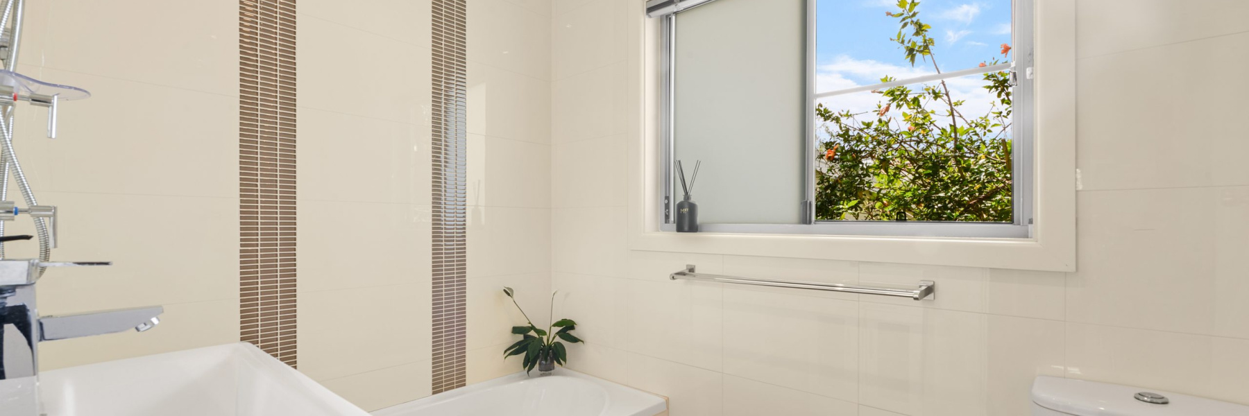 18 Wolstenholme Avenue, GYMEA, NSW 2227 AUS