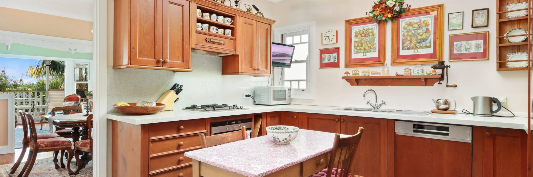 13 Vernon Avenue, GYMEA BAY, NSW 2227 AUS