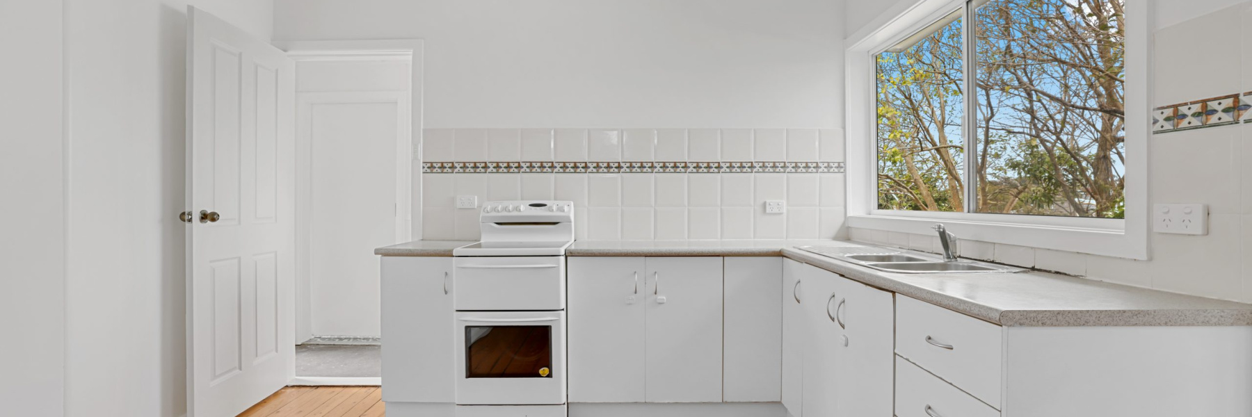 16 Bonnie View Street, GYMEA, NSW 2227 AUS