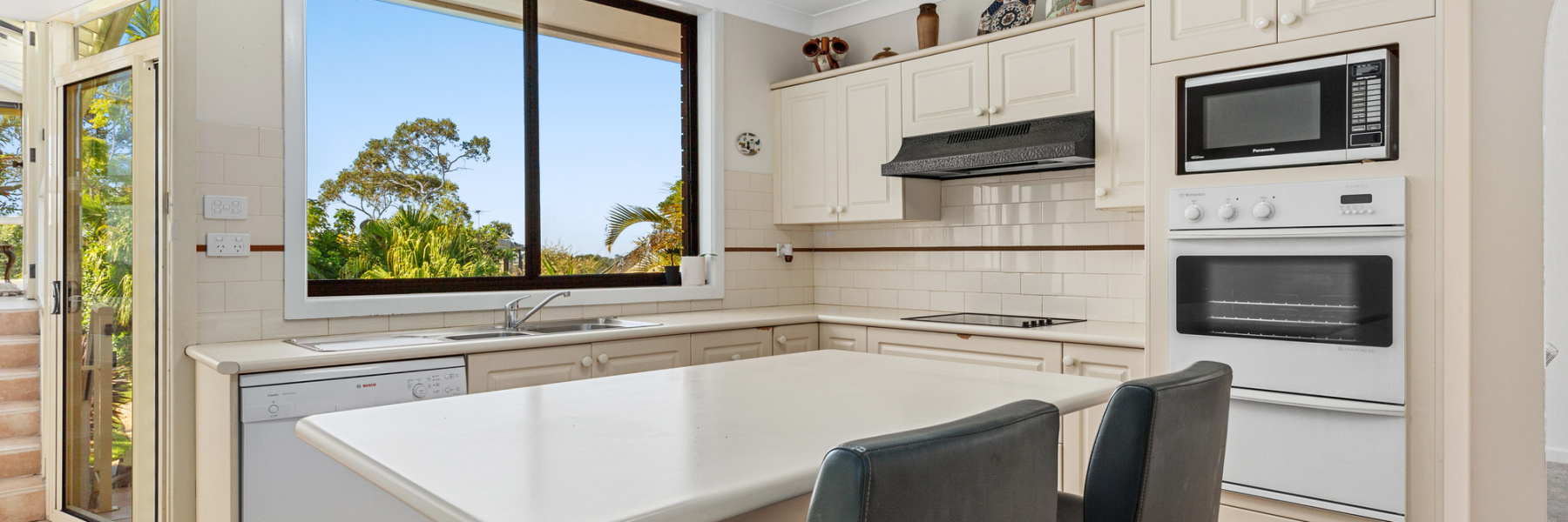 11 Noyana Avenue, GRAYS POINT, NSW 2232 AUS