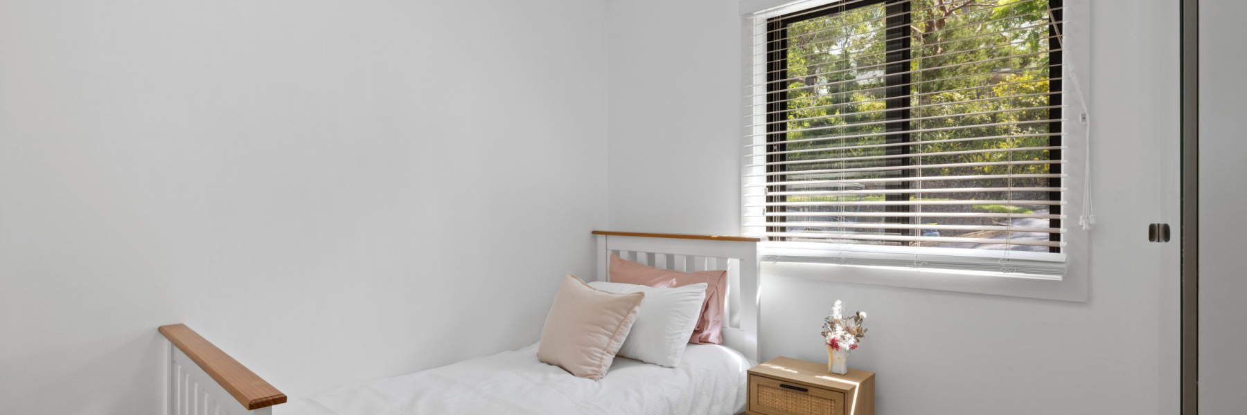 24 Serpentine Road, GYMEA, NSW 2227 AUS