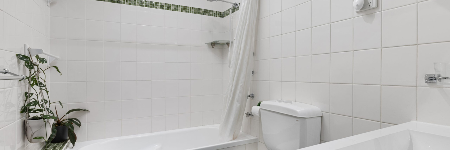 24 Serpentine Road, GYMEA, NSW 2227 AUS