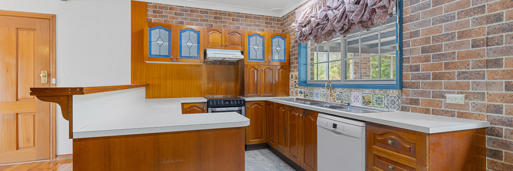11 Narooma Place, GYMEA BAY, NSW 2227 AUS
