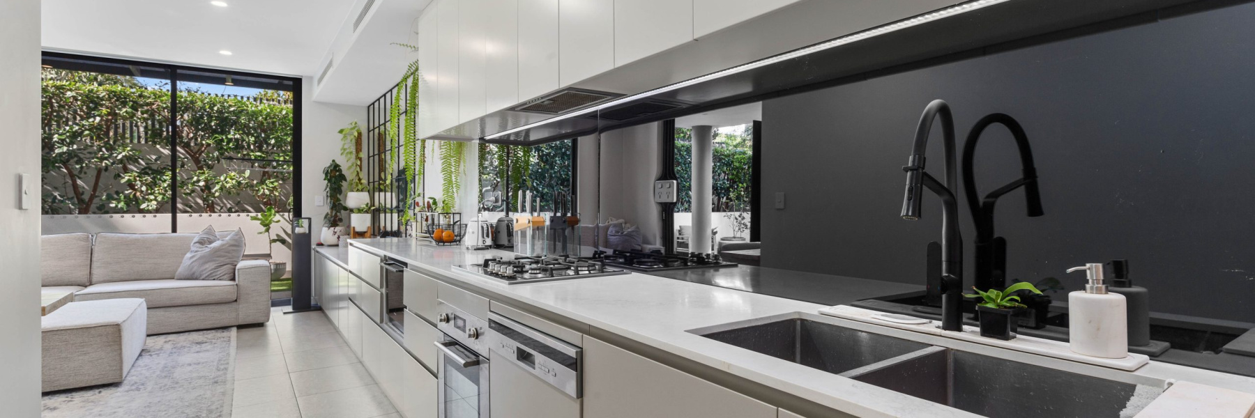 G04/705 Kingsway, GYMEA, NSW 2227 AUS