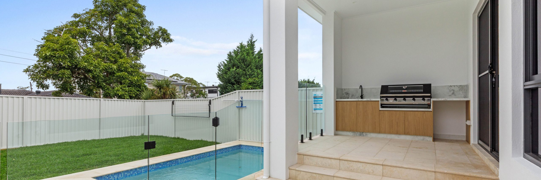 10A Pines Parade, GYMEA, NSW 2227 AUS